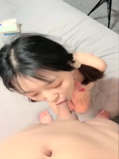 【萌妹子】扎着两个辫子童颜巨乳萌妹子啪啪秀 深喉口交跳蛋道具自慰侧入抽插 很是诱惑喜欢不要错过。海报剧照