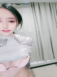 顶级颜值网红女神！白皙皮肤粉嫩美乳！